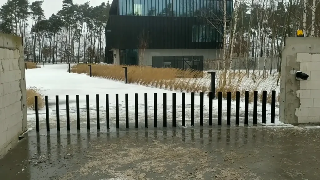 BRÁNY VYSOUVANÉ ZE ZEMĚ