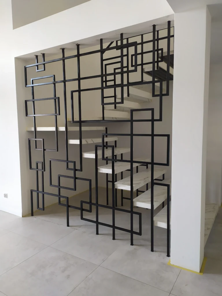 Cantilever stairs